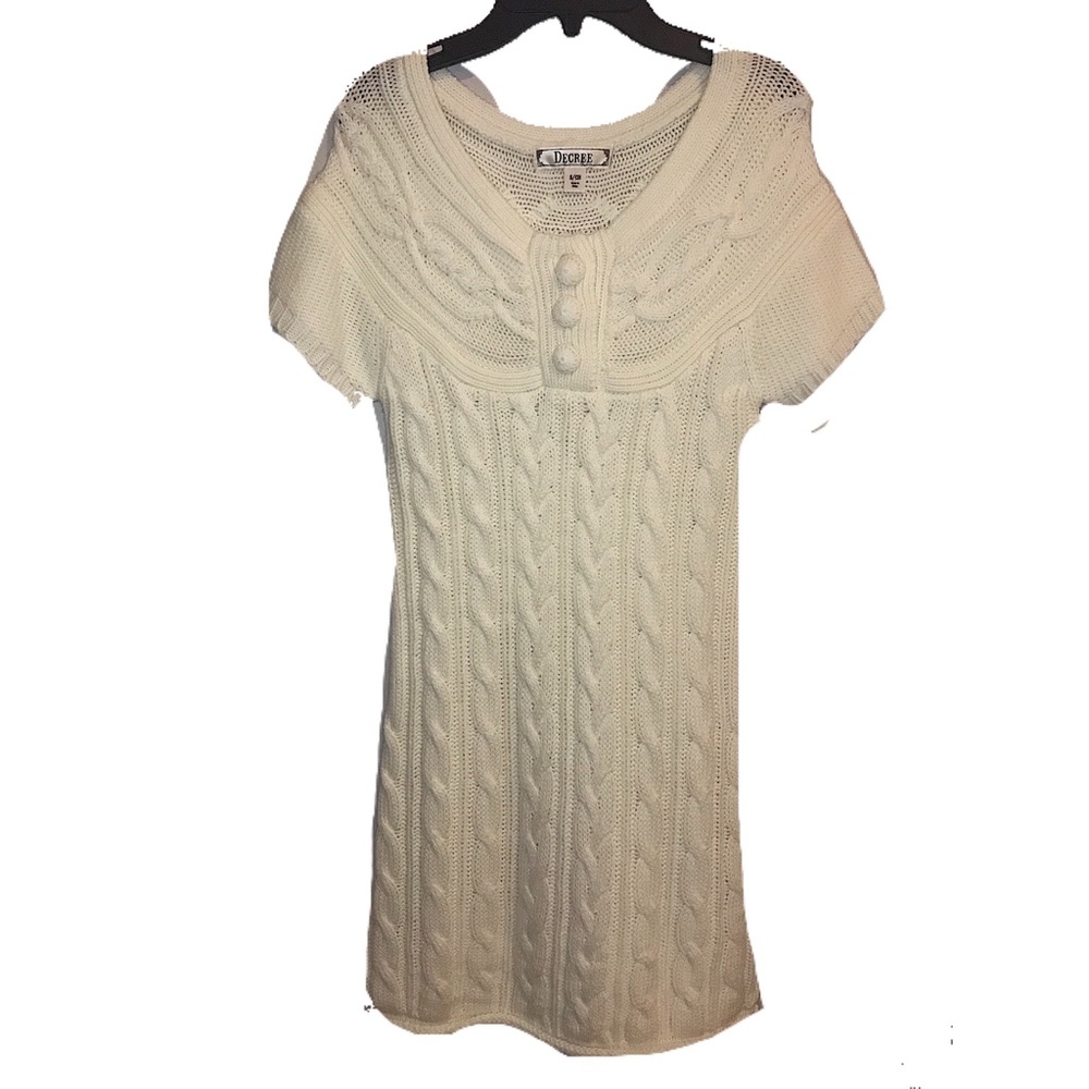 Long knitted white top